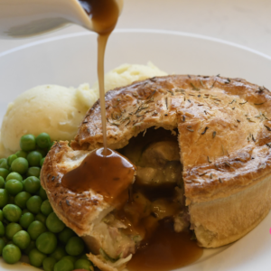 Pie-mash-peas_with_gravy